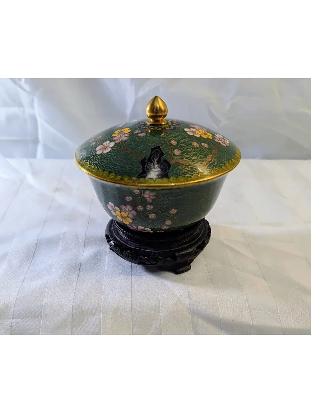 Vintage Mid-Century Chinese Cloisonne Lidded Bowl with Floral and Butterfly Moti